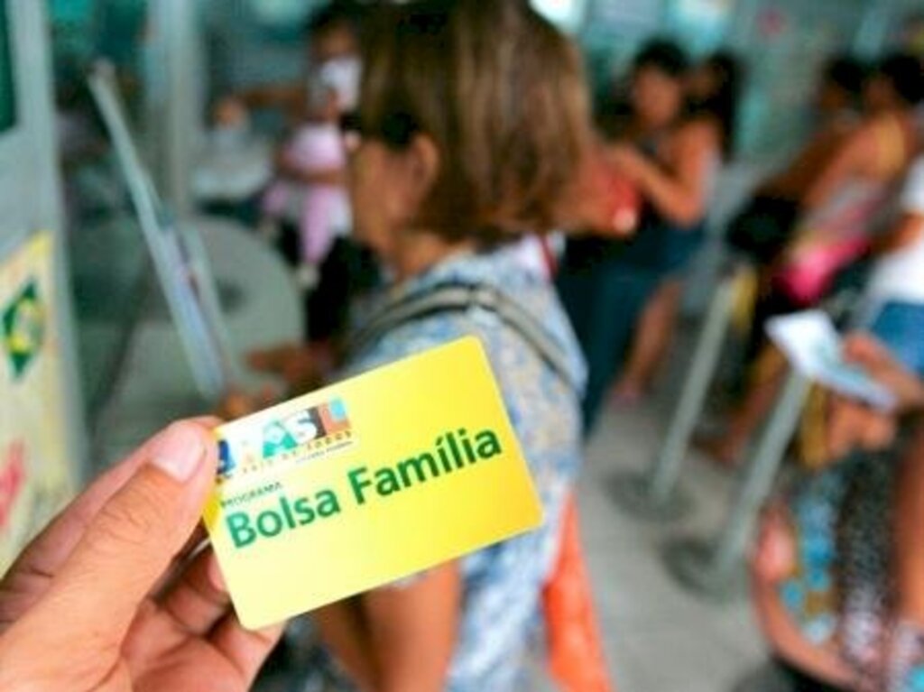 Auxílio Brasil, programa social que substituirá o Bolsa Família, começará em novembro