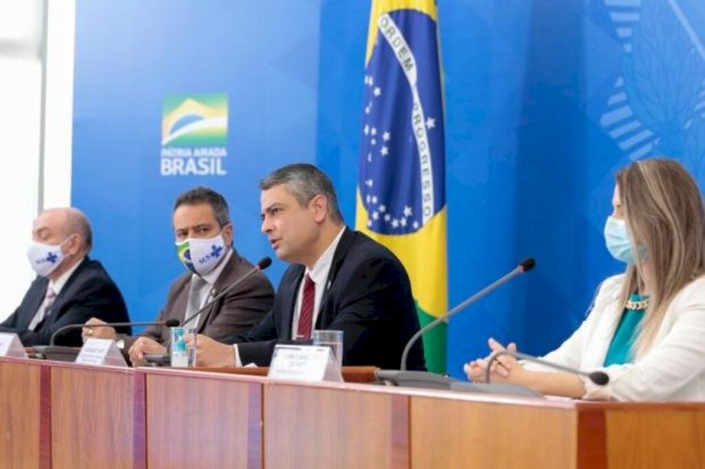 Brasil entra em parceria para produção de vacina contra covid-19