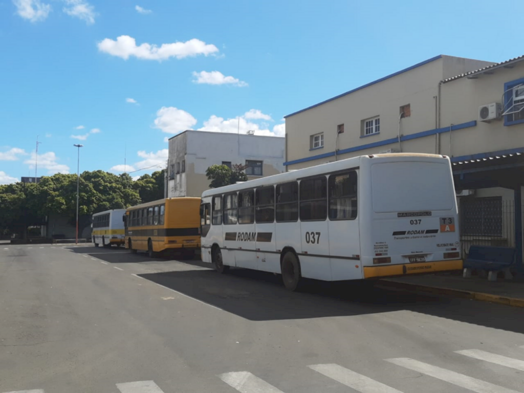 Transporte continua operando com horários reduzidos