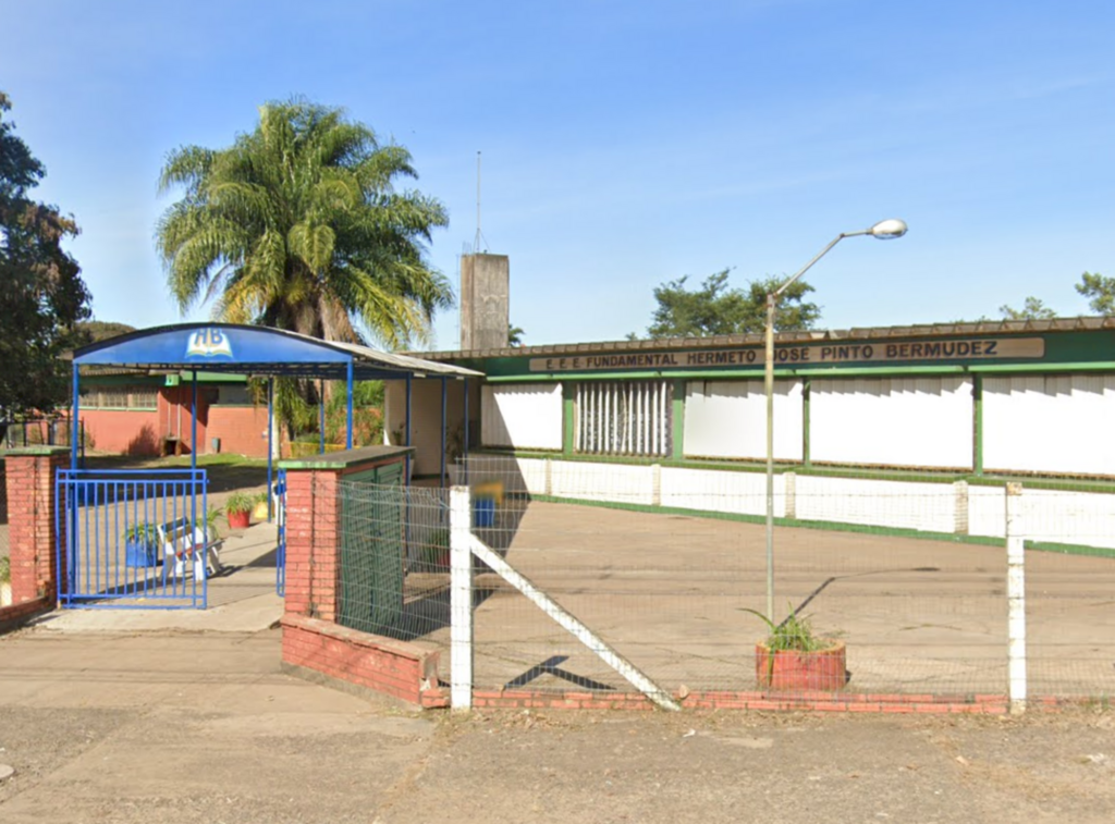 Reprodução/Google Street View - Escola atende cerca de 500 alunos que voltarão a ter luz.