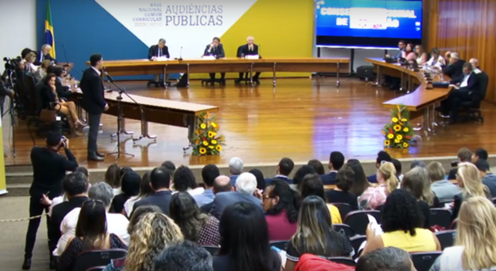 CNE recebe professores e alunos para debater proposta da BNCC