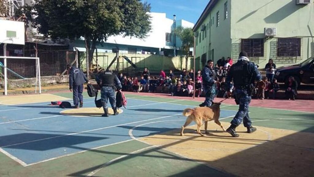 Escola Getúlio Vargas recebe palestra sobre o combate ao uso de drogas