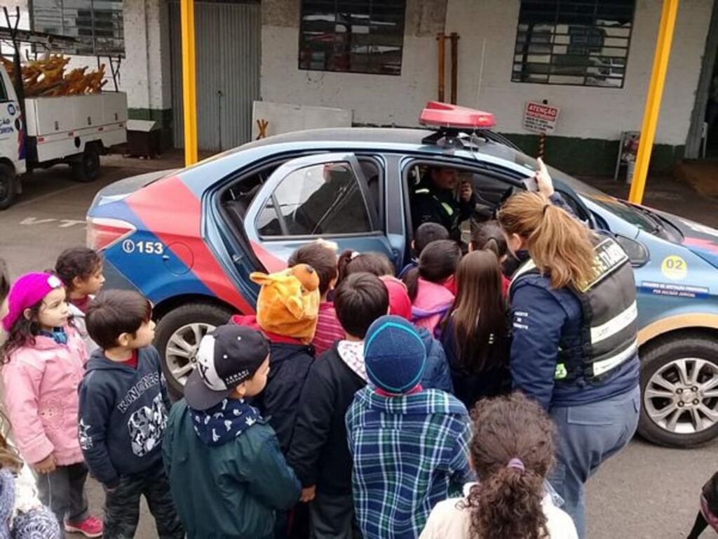 Segtram recebe visita de alunos da Emei Vasco Prado