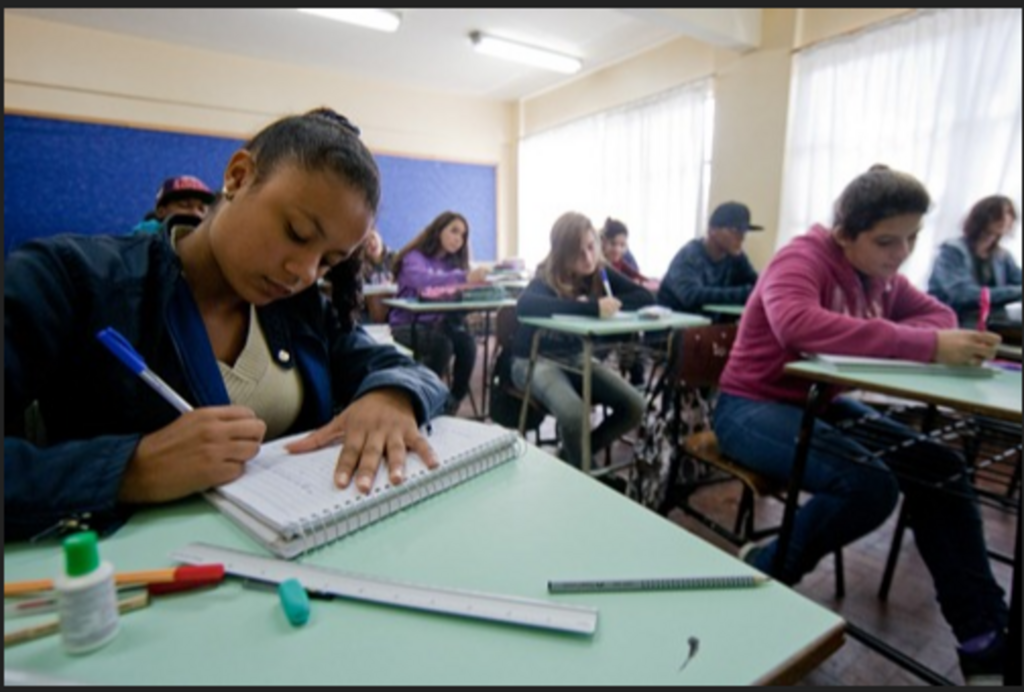 Escolas estaduais terão autonomia para decidir sobre funcionamento na segunda