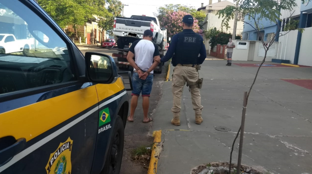 PRF prende homem por uso de documento falso