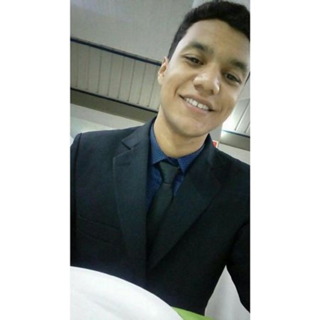 Jovem morre após ser esfaqueado em festa de formatura