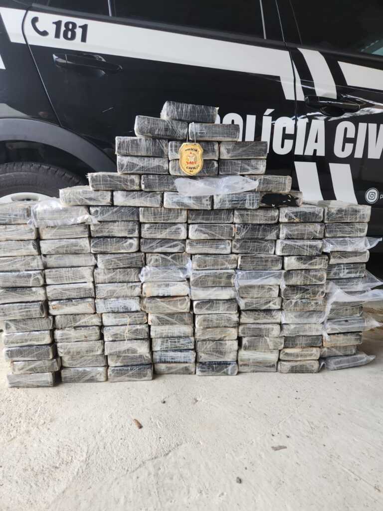 Polícia apreende carga de cocaína em Barra Velha