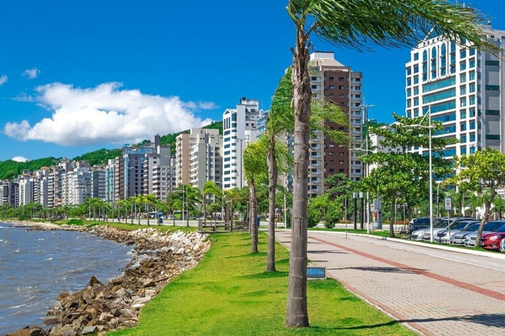 Santa Catarina tem quatro municípios entre os 100 maiores PIBs do Brasil
