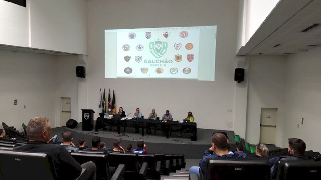 Angelo Pieretti/FGF - Conselho Técnico com presença de representantes dos clubes