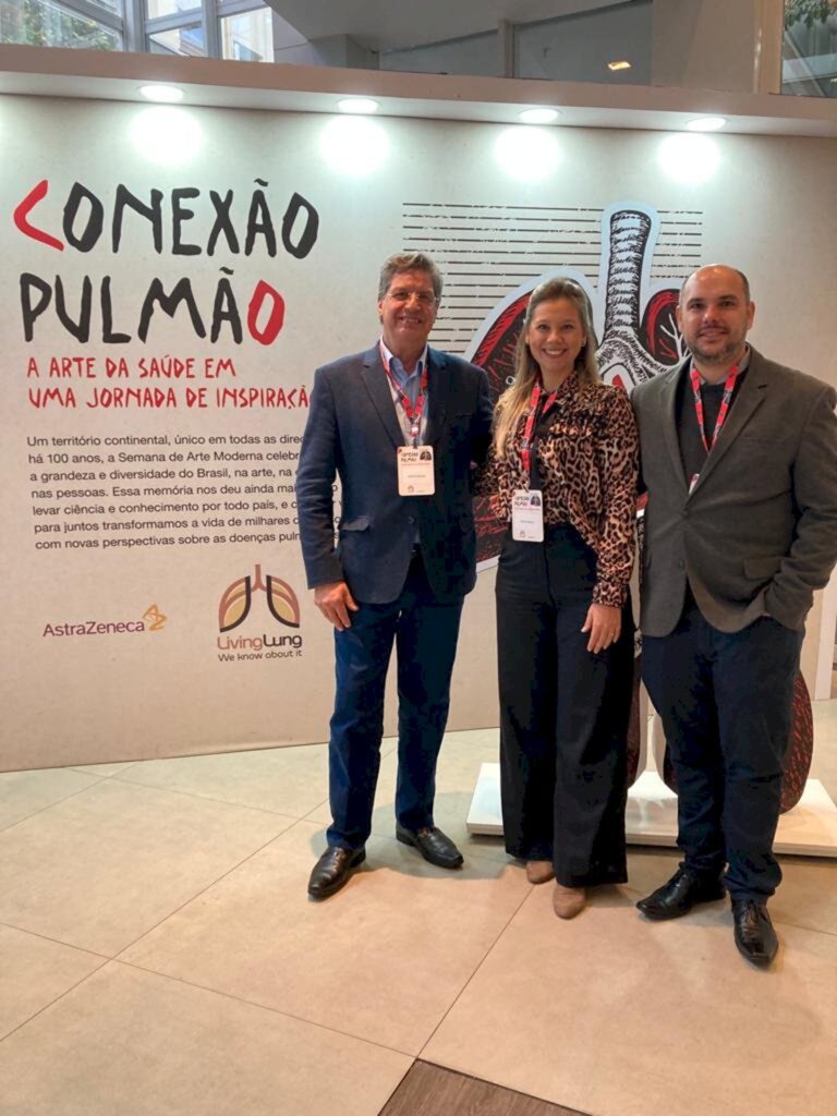 Divulgação - Médicos oncologistas da Clínica Oncológica Bagé, Dionísio Becker, Alexia Schuch e Bruno Koech presentes no evento 