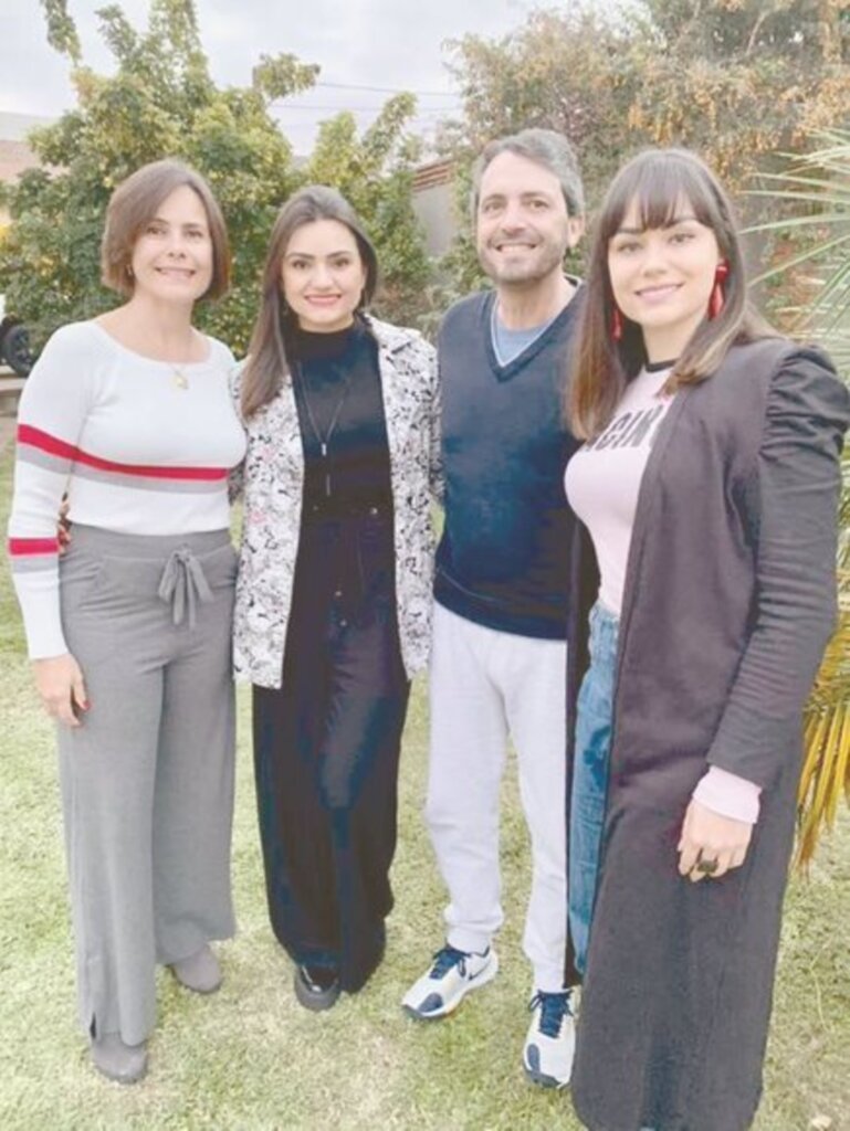 Divulgação - Beleza em família: Cristina Braga Botelho Maurente, Ana Cristina Botelho Maurente, Marcelo Fagundes Maurente e Mariana Botelho Maurente