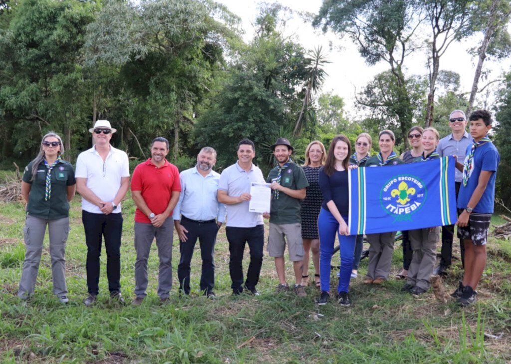 Grupo Escoteiro Itapeba recebe imóvel do município