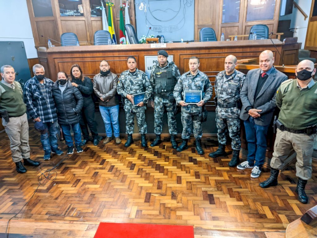 Políciais da Brigada Militar são homenageados