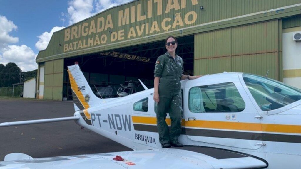 Primeira mulher piloto da BM tem seu batismo de voo