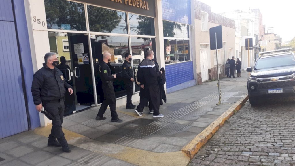 Policia Federal prende 12 de uma  organização criminosa em Bagé