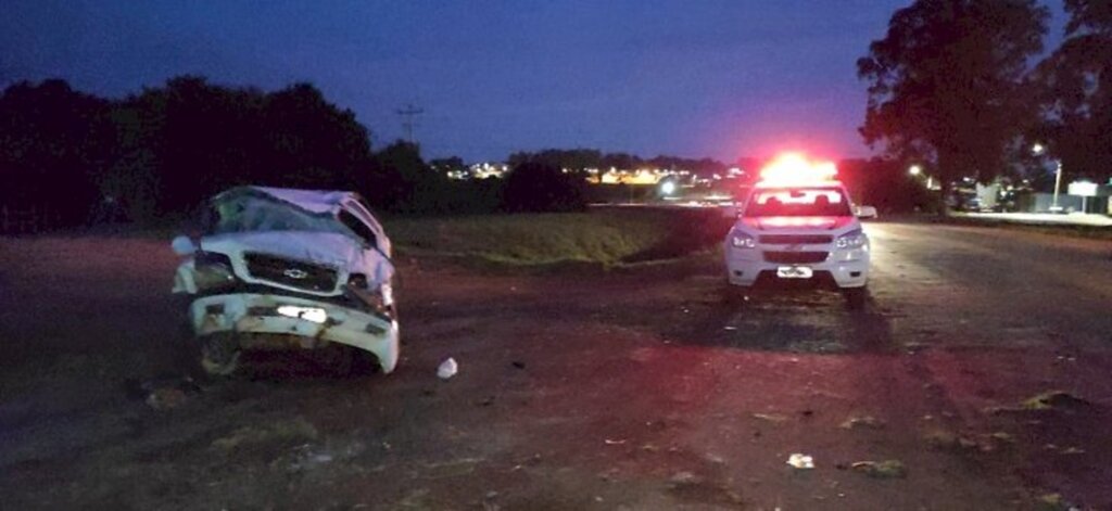 Carro capota em Candiota