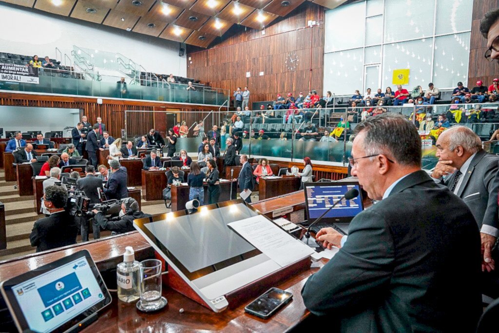 Joaquim Moura/Especial FS - Foram 48 votos favoráveis e três contrários.