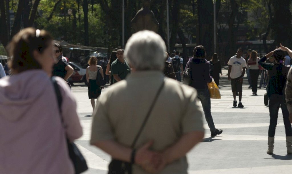 Contingente de idosos residentes no Brasil aumenta 39,8%