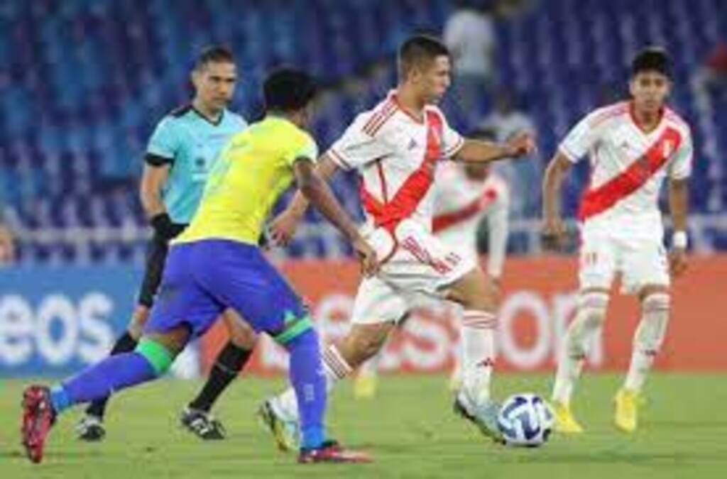 Vitor Roque brilha, e Brasil vence Peru na abertura do Sul-Americano sub-20