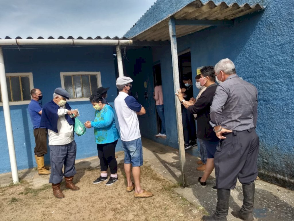 Pais e vereadores pedem solução para transporte escolar na zona rural