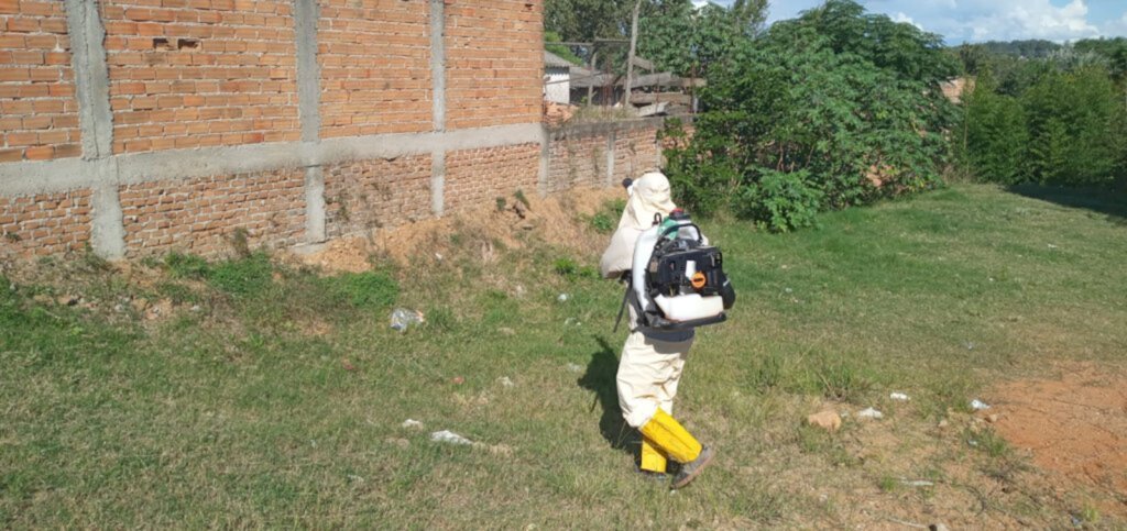 Divulgação Vigilância em Saúde - Aplicação do fumacê se estende em áreas do centro