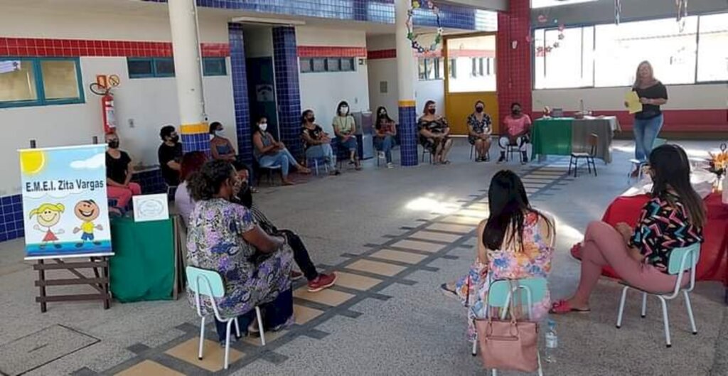 Cerca de 12 mil alunos voltam às aulas na rede municipal