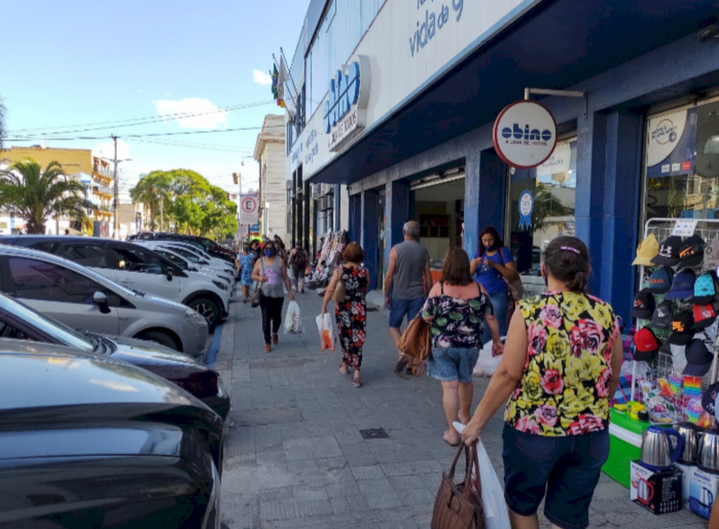 Movimento é intenso na Sete às vésperas do Natal