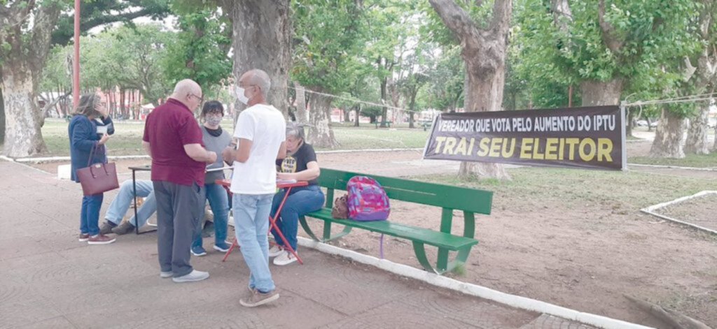 Coleta de assinaturas ultrapassa o número necessário