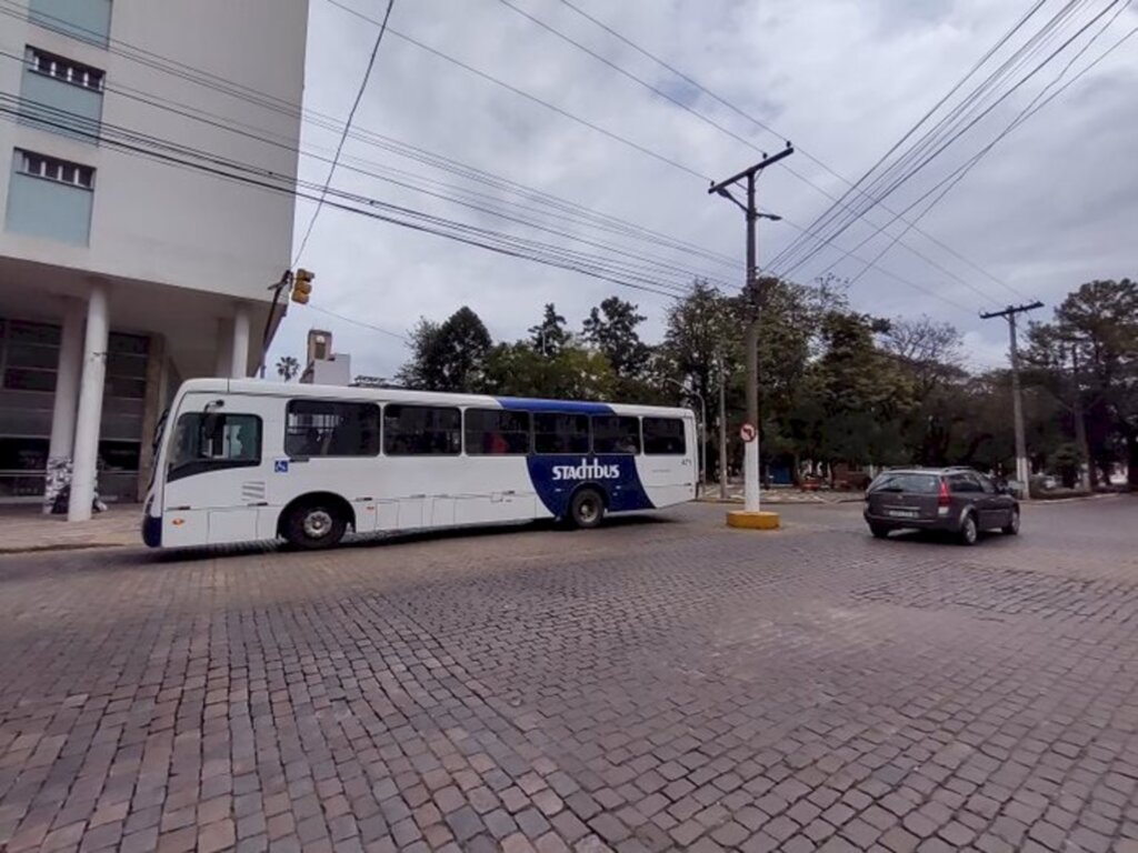 Niela Bittencourt - Transporte segue tabela de domingos e feriados na terça