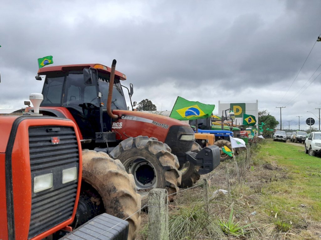 Apoiadores do presidente mantêm mobilização