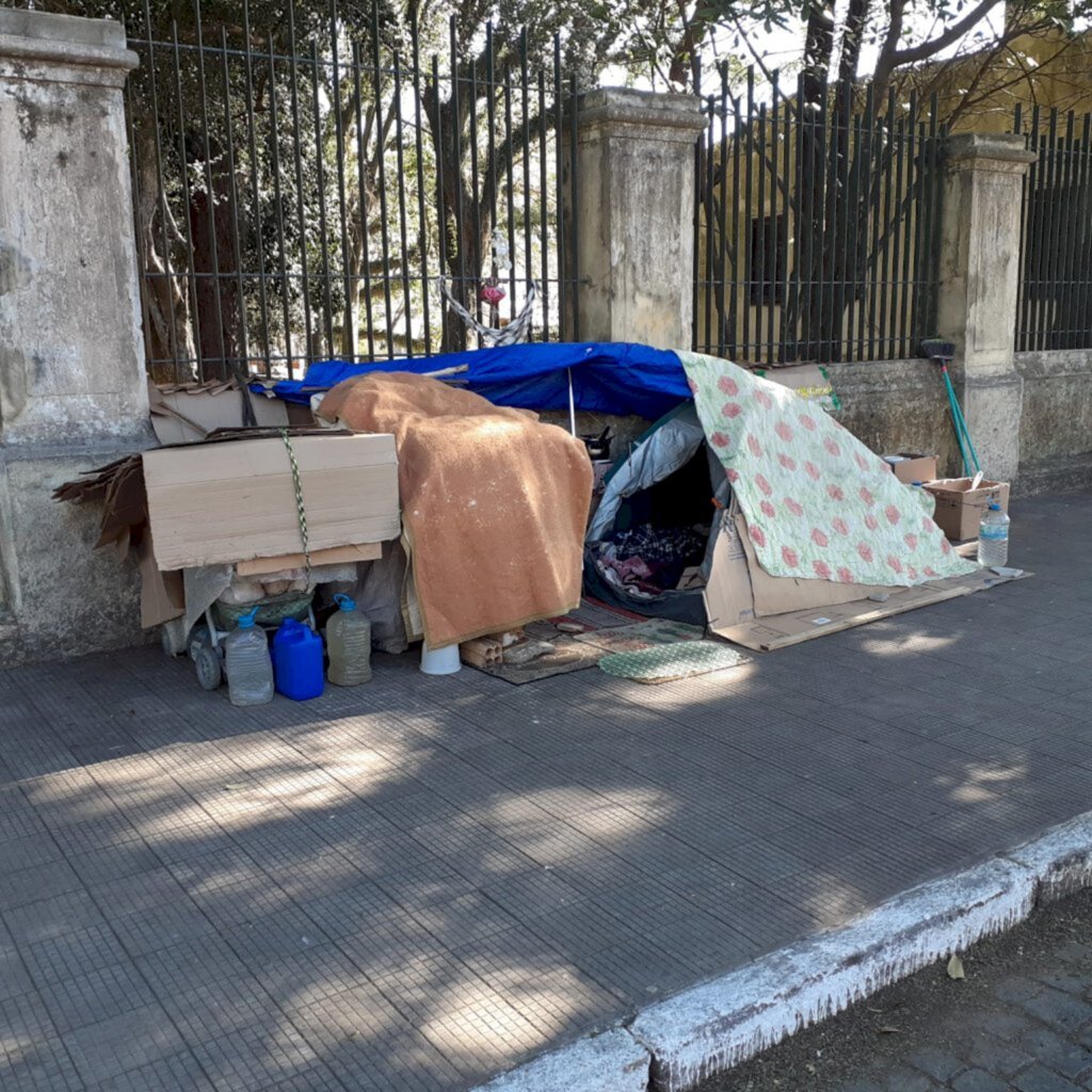 O homem que prefere dormir na rua