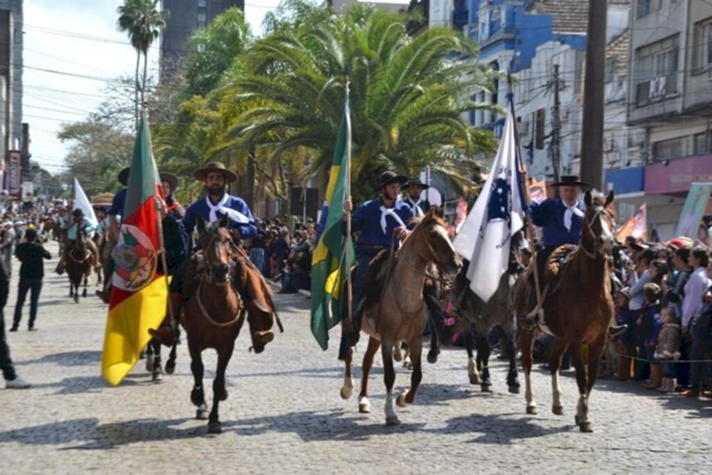 Arquivo - Desfile de 20 de Setembro está confirmado