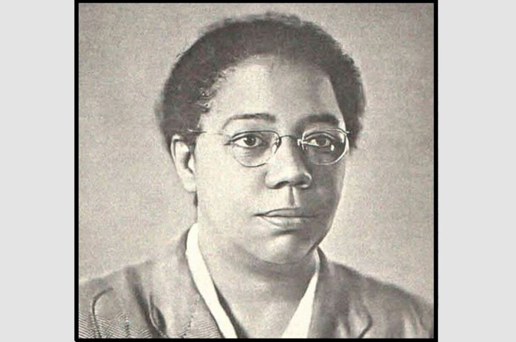Primeira deputada negra é reconhecida como heroína da pátria