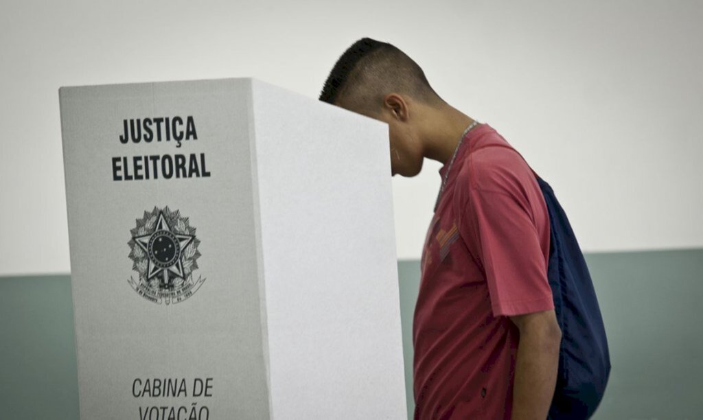 Eleitorado brasileiro cresce em abril