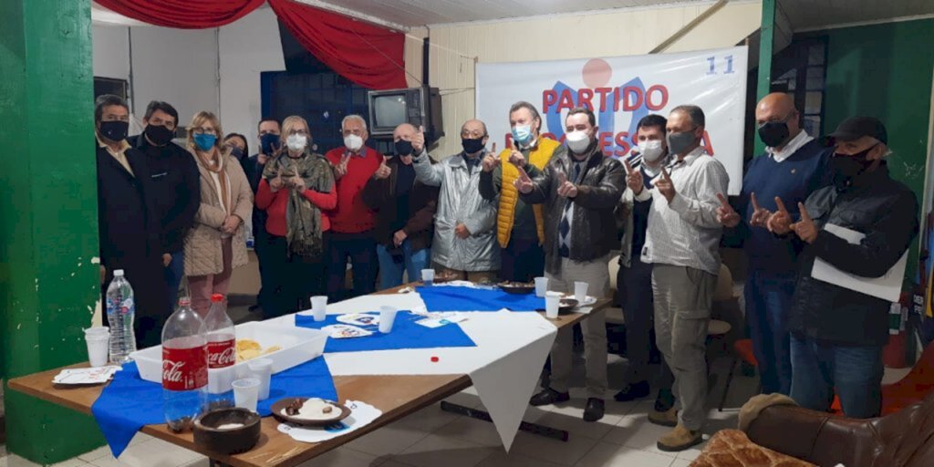 Divulgação - Encontro reuniu lideranças de Bagé e prefeitos de Dom Pedrito e Esteio