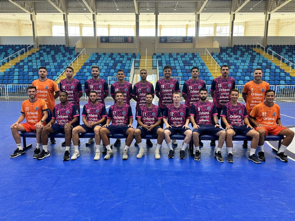 Elenco do Tubarão Futsal se apresenta para Temporada 2023 com 11 novos jogadores