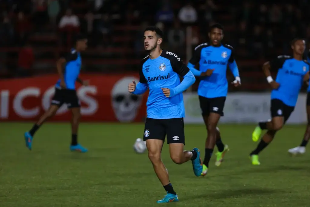  - Gazão recebeu propostas de Criciúma e Guarani — Foto: Renan Jardim/Grêmio