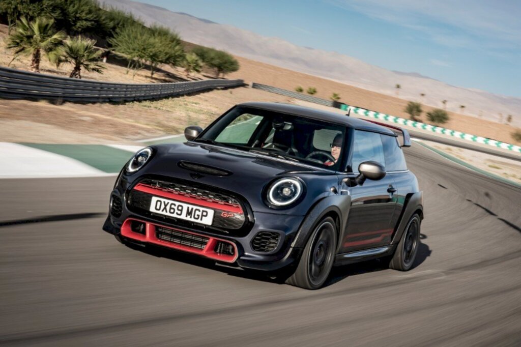 MINI confirma MINI John Cooper Works GP no Brasil