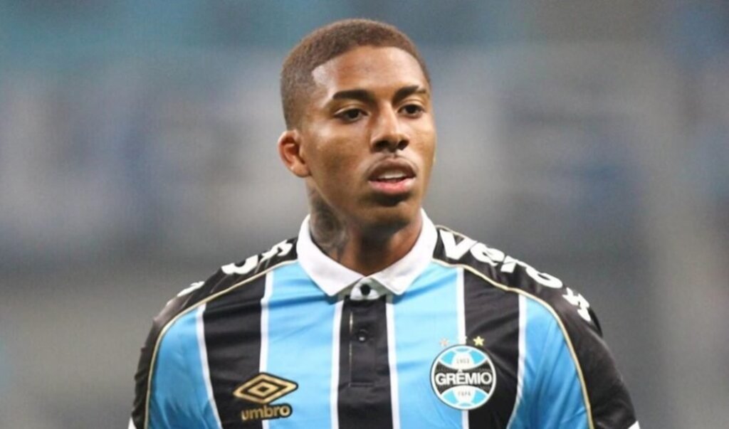 Após rumor, Jean Pyerre nega pedido para sair do Grêmio