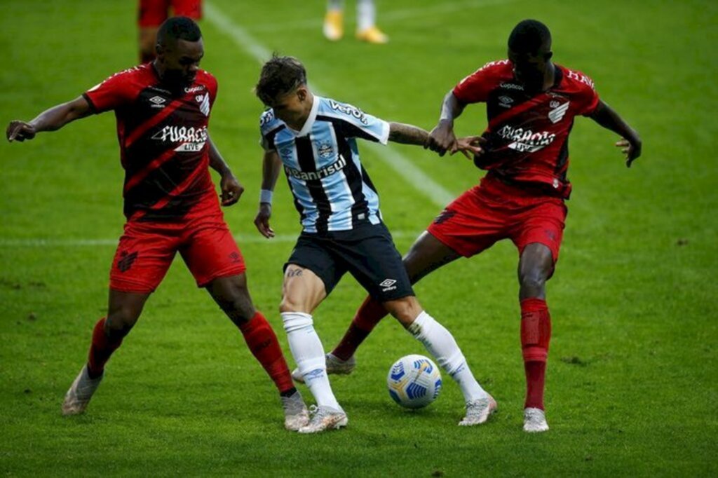 Grêmio perde para o Athletico-PR na Arena por 1 a 0 e segue sem pontuar no Brasileirão