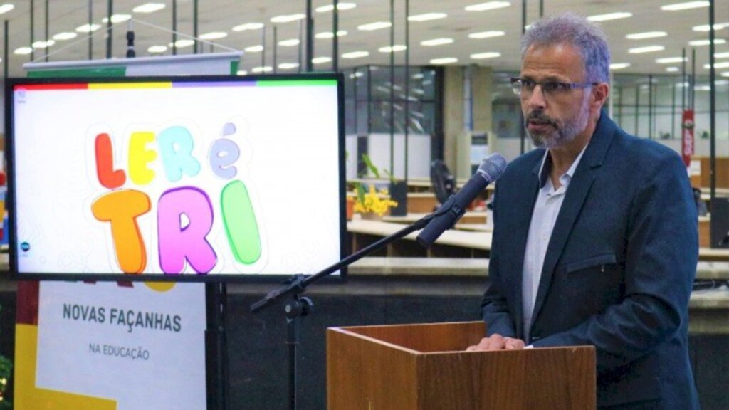 Lucas Nogare - Secretário Faisal Karam valorizou o trabalho dos professores e alunos que construíram o aplicativo