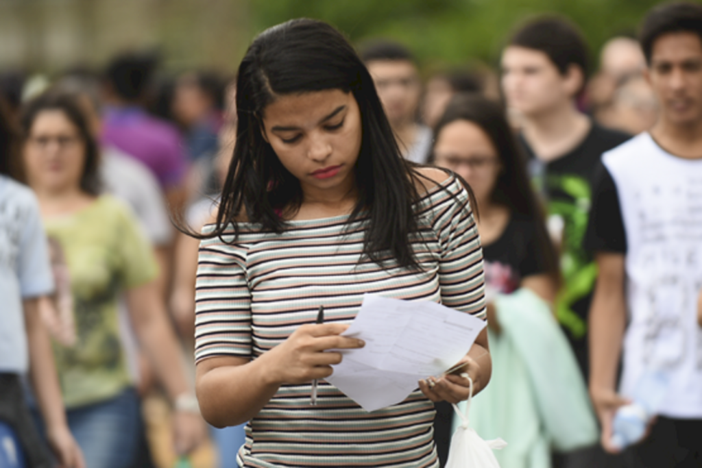 Mulheres correspondem a 60% dos inscritos no Enem 2020