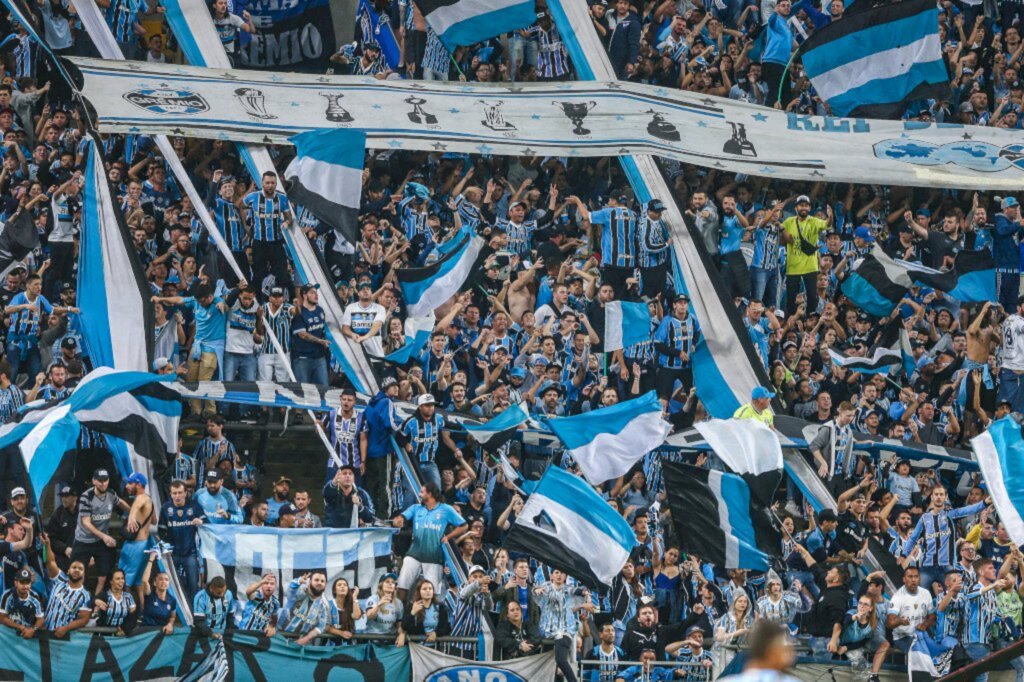 Após atos de vandalismo Justiça suspende torcidas do Grêmio