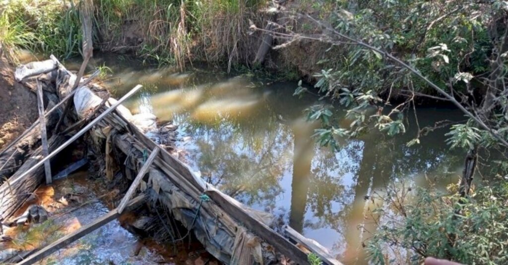 Encontradas barreiras em rios para irrigar lavouras