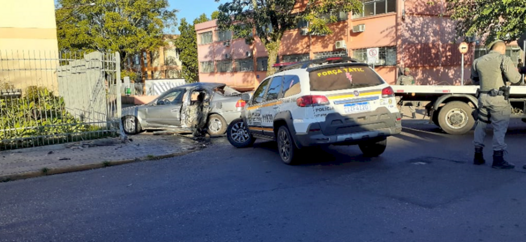 Acidente deixa três brigadianos e um militar no EB feridos