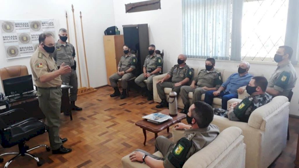 Comandante Regional realiza visita ao 35°BPM