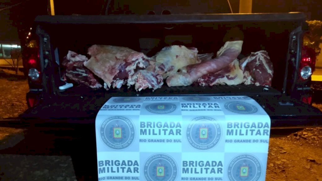 Brigada Militar apreende 180 kg de carne bovina sem procedência