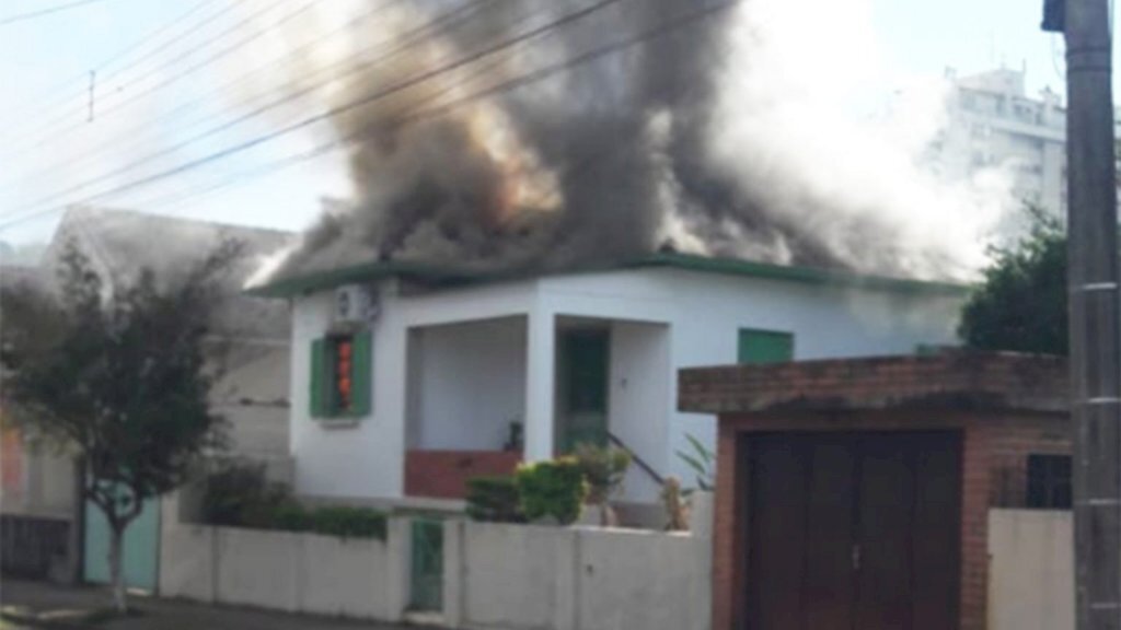 Incêndio mata idosa no bairro Santo Antonio