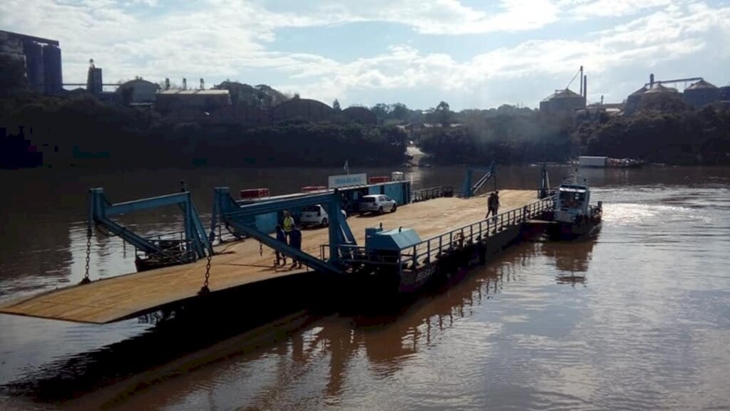 Nível do Rio suspende serviço de balsa