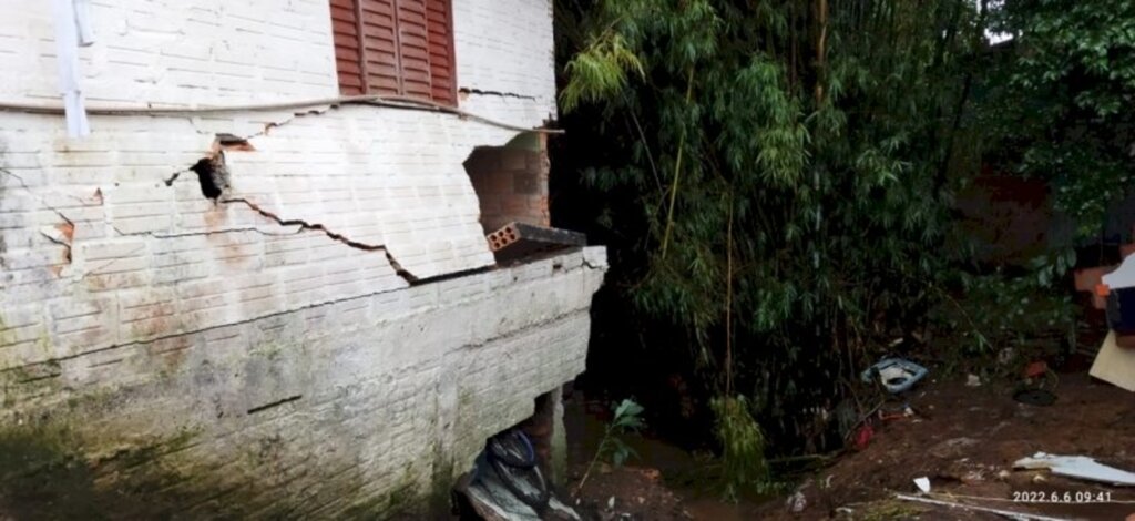 Chuva causa danos no município